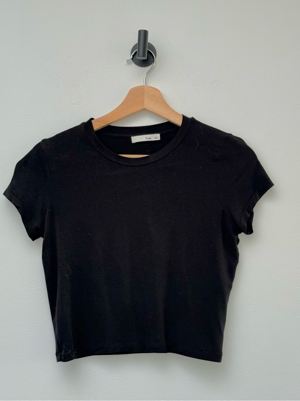 Aritzia Wilfred Free Black Cropped Tee Minimalist Everyday Essential S - Picture 1 of 5